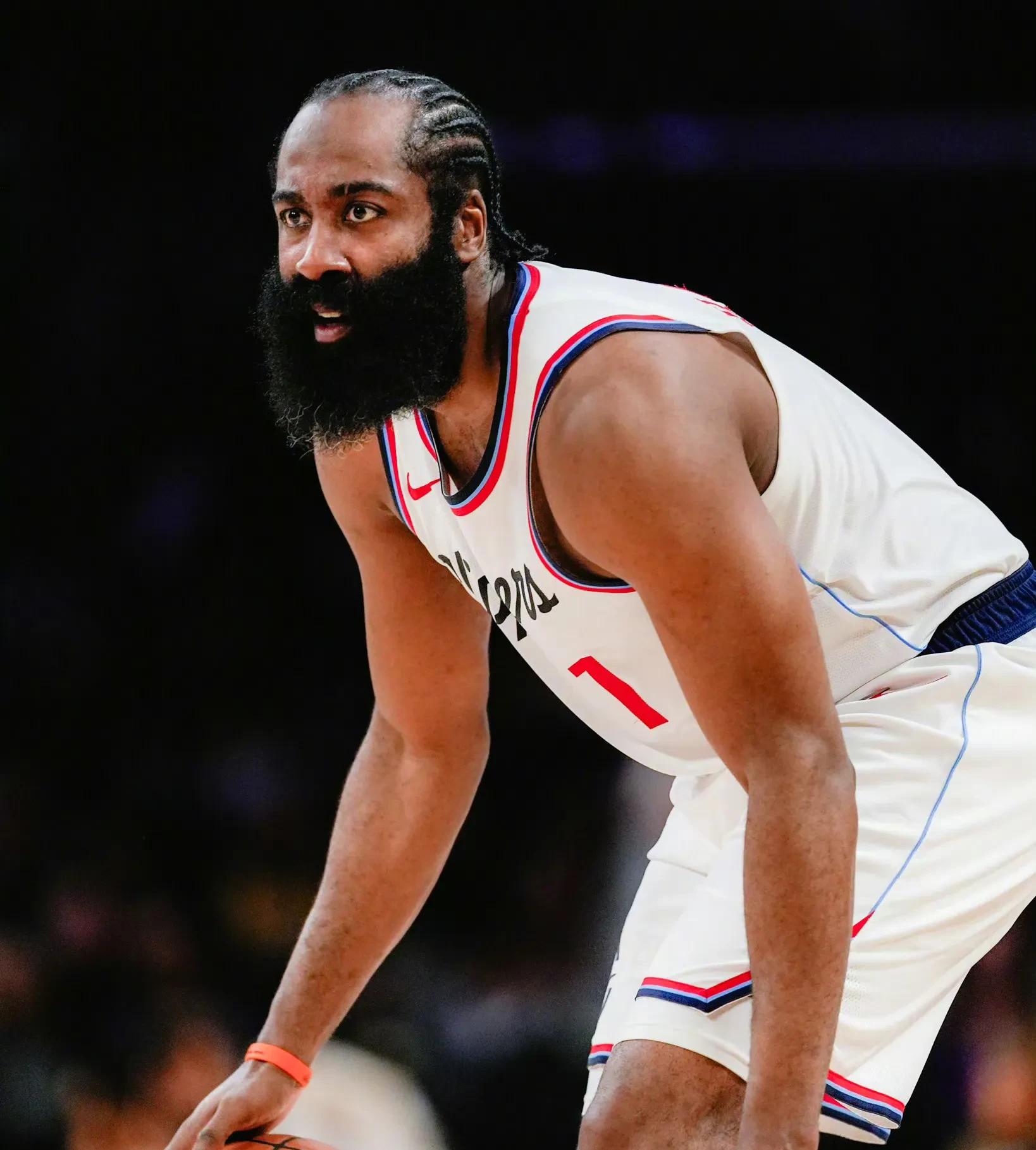 哈登重返赛场，重要助攻首场状态出色，公牛观众沸腾！