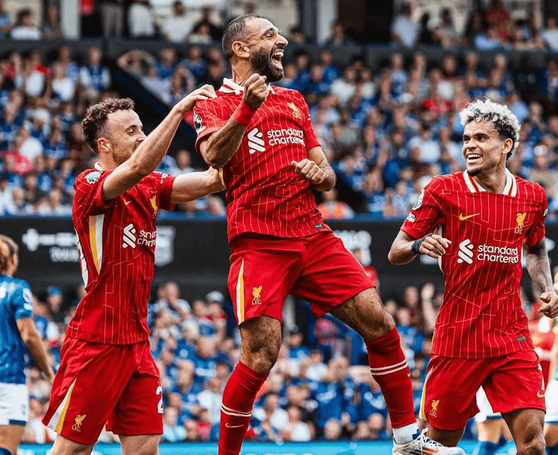 WTT冠军赛季后赛对决在即！利物浦演练定位球，AC米兰密集防守应对的简单介绍